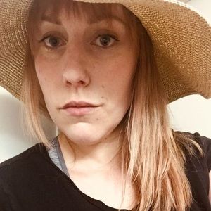 Meet your Posher, Rebecca